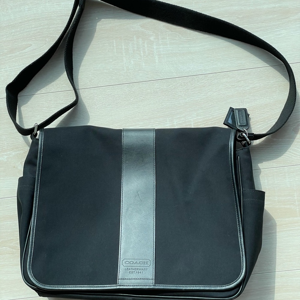 Coach leatherware messenger bag black
